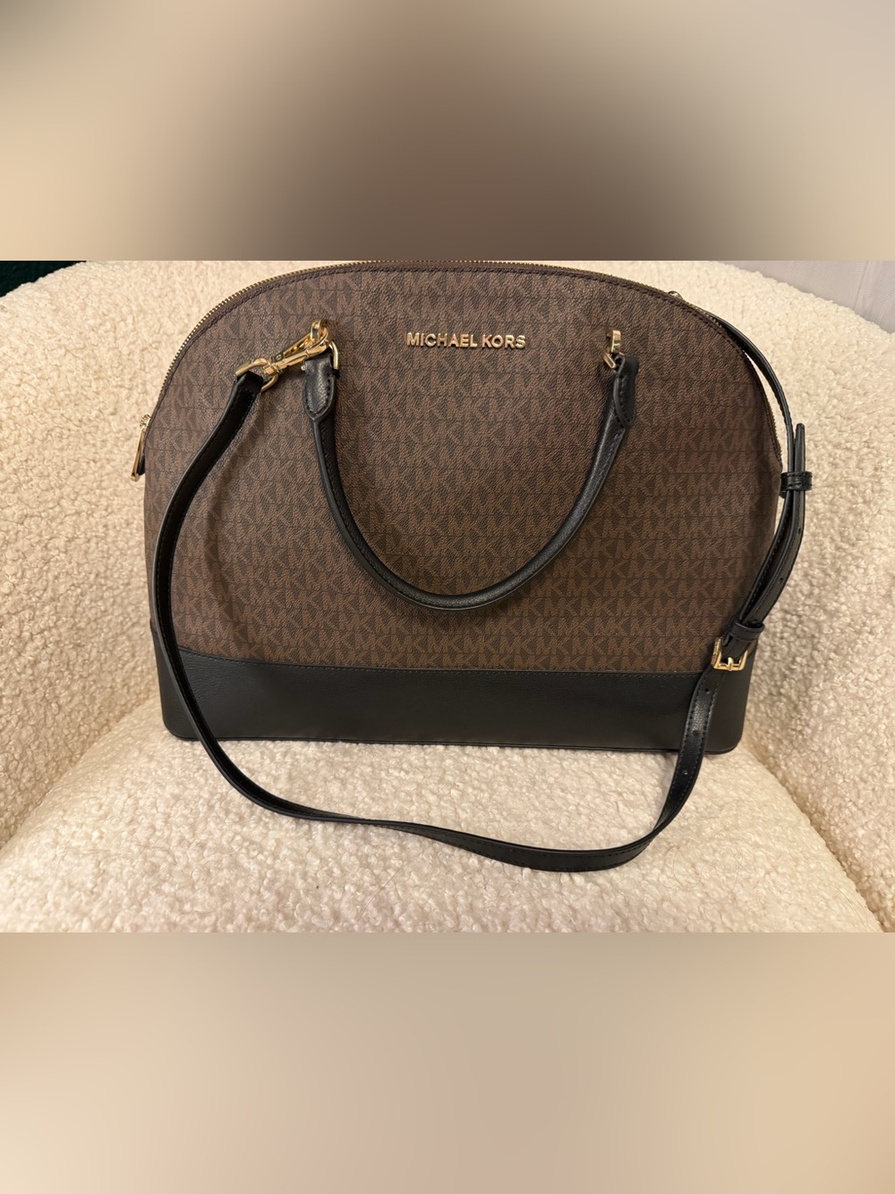 ✨ MK Emmy XL Dome Satchel - EUC with Tags! ✨